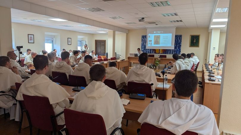 novicios-europeos-2025-sala-ancho_completo